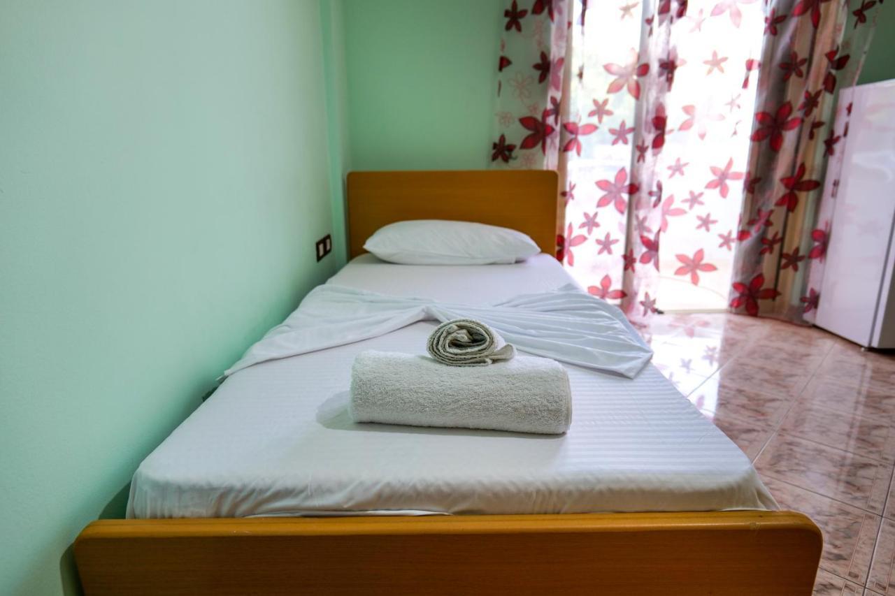 Rei Apartments Sarandë Esterno foto