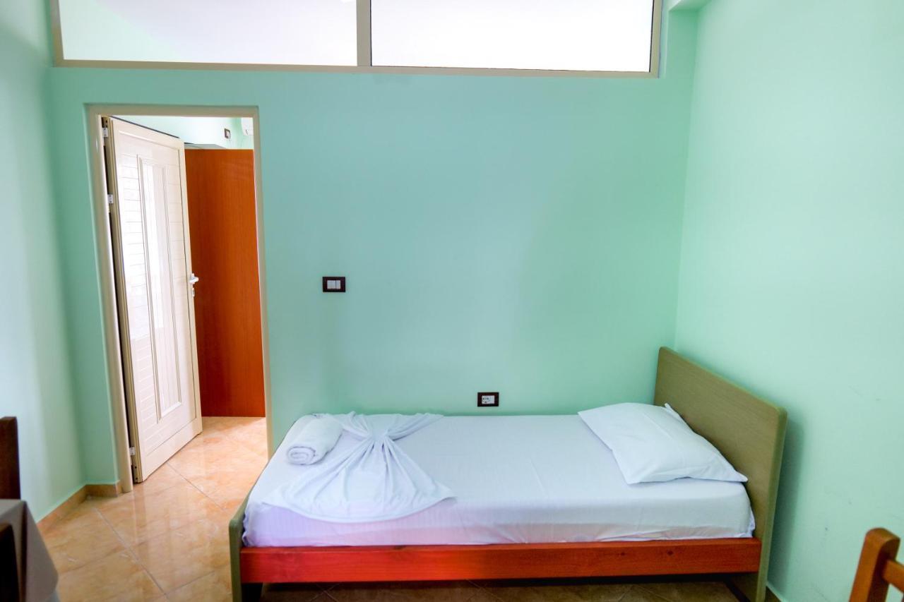 Rei Apartments Sarandë Esterno foto