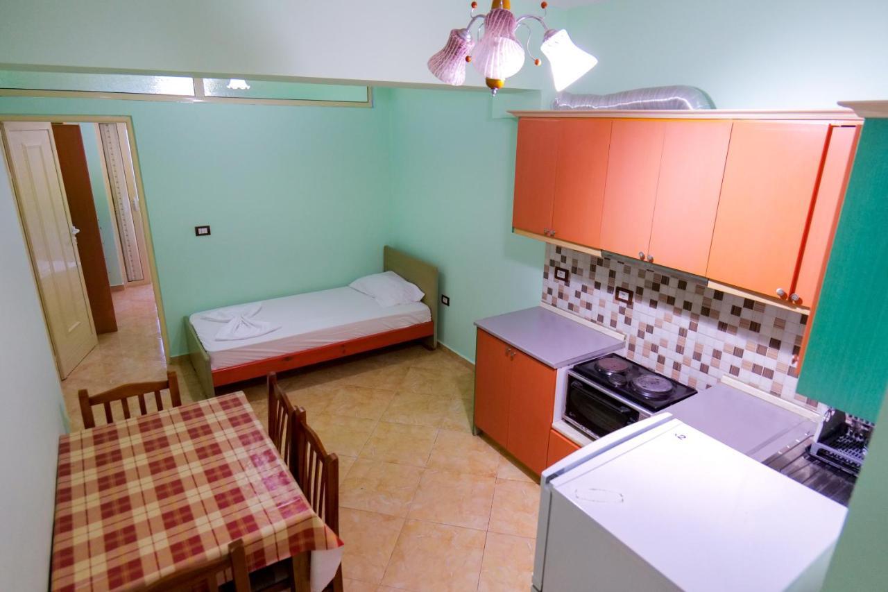 Rei Apartments Sarandë Esterno foto