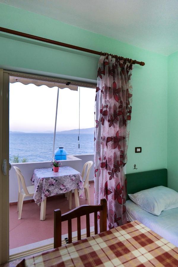 Rei Apartments Sarandë Esterno foto
