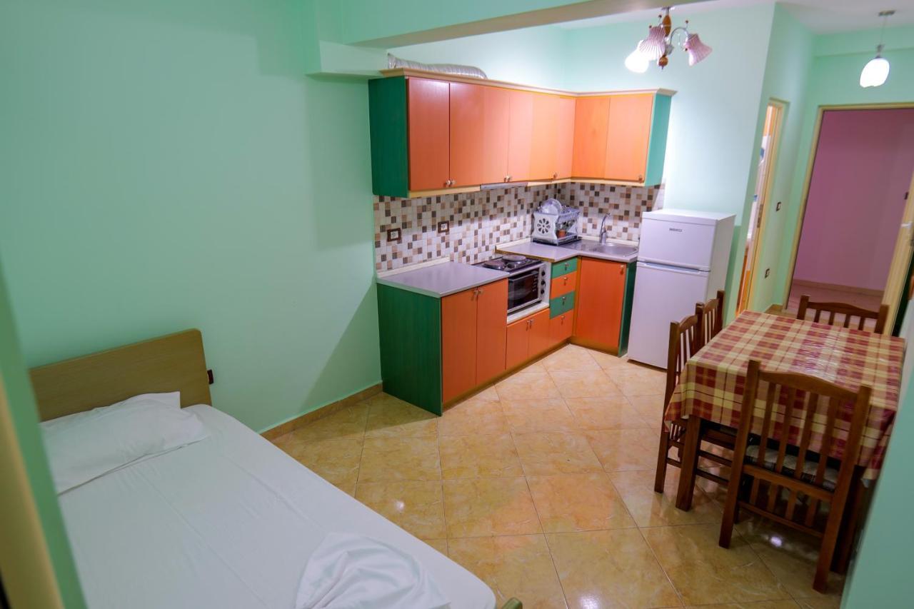 Rei Apartments Sarandë Esterno foto