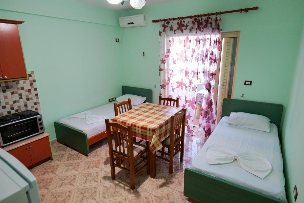 Rei Apartments Sarandë Esterno foto