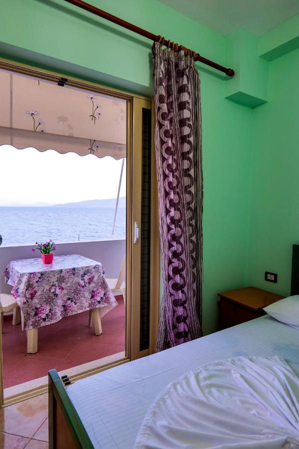 Rei Apartments Sarandë Esterno foto
